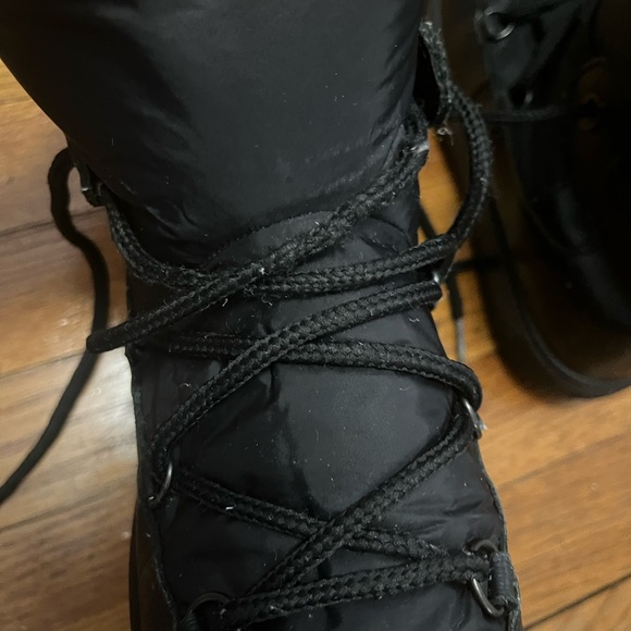 Moncler Winter boots - Picture 8 of 16